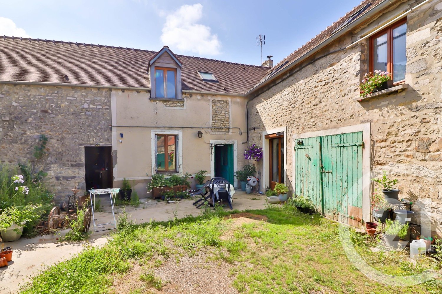 Casa de 5 dormitorios en Etrechy, France No. 279823