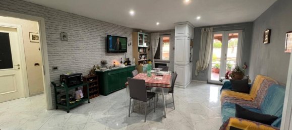 3 bedrooms Apartment in Naples, Italy No. 333003 8