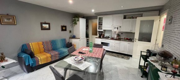 3 bedrooms Apartment in Naples, Italy No. 333003 5