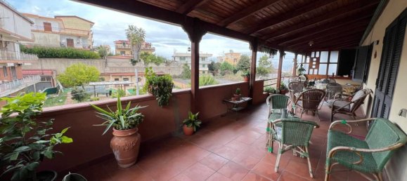 3 bedrooms Apartment in Naples, Italy No. 333003 2