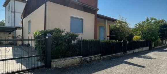 6 bedrooms Villa in Ponte dell'Olio, Italy No. 357354 4