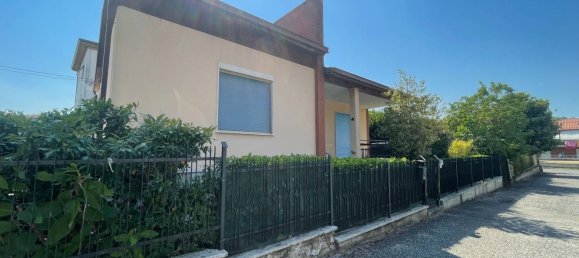 6 bedrooms Villa in Ponte dell'Olio, Italy No. 357354 6