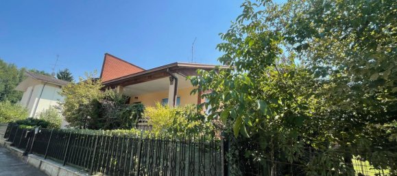 6 bedrooms Villa in Ponte dell'Olio, Italy No. 357354 9