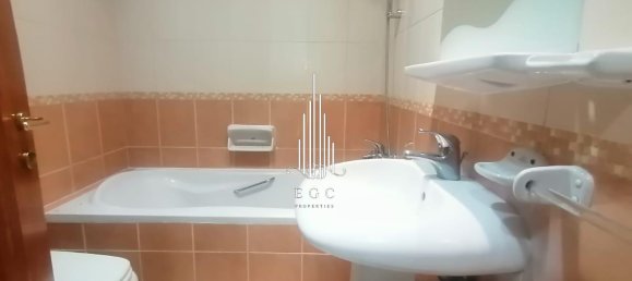 Apartamento de 4 dormitorios en Al Khalidiya, UAE No. 56111 27