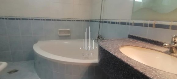 Apartamento de 4 dormitorios en Al Khalidiya, UAE No. 56111 29