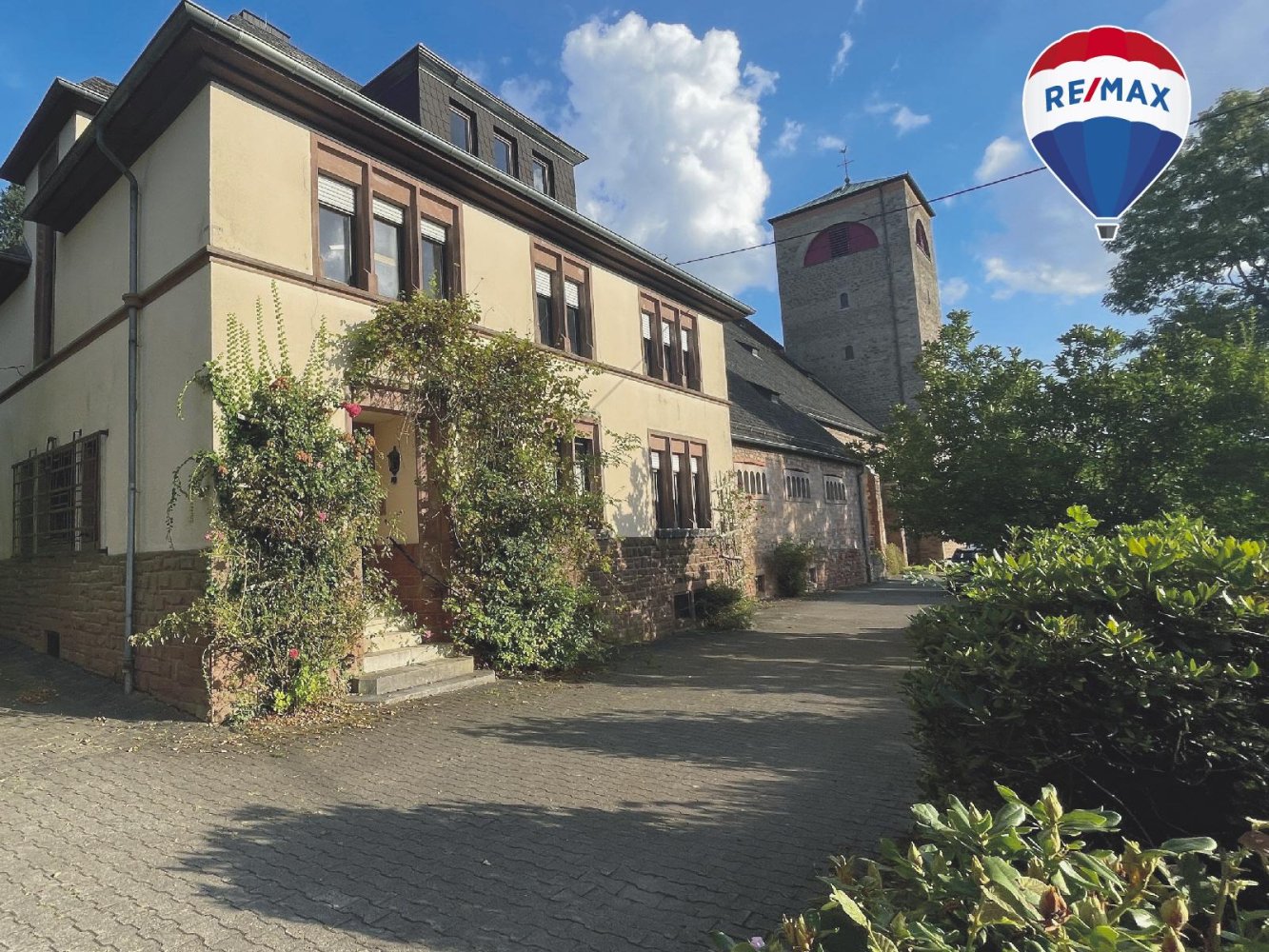 16-salle Bâtiment à Neunkirchen, Germany No. 296711