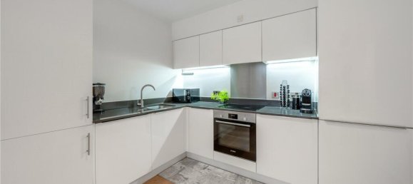 2 bedrooms Apartment in London, United Kingdom No. 7852 6