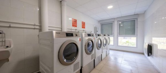 Studio in Toulouse, France No. 356850 5