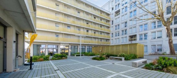 Studio in Toulouse, France No. 356850 9