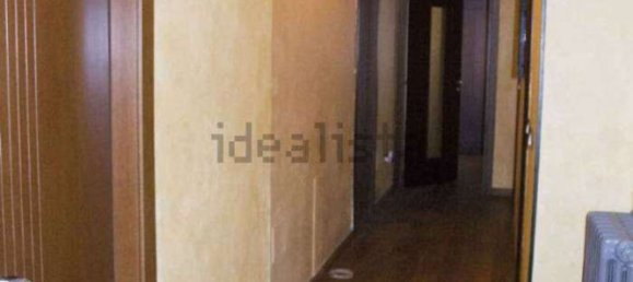 5 rooms Apartment in Livorno, Italy No. 70331 4