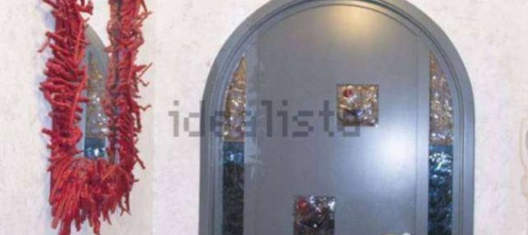 5 rooms Apartment in Livorno, Italy No. 70331 3