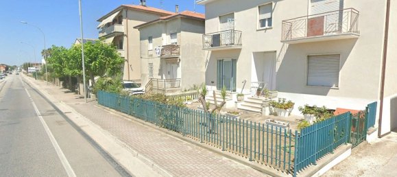 10 rooms House in Porto Sant'Elpidio, Italy No. 261183 3