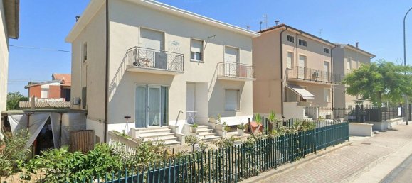 10 rooms House in Porto Sant'Elpidio, Italy No. 261183 2