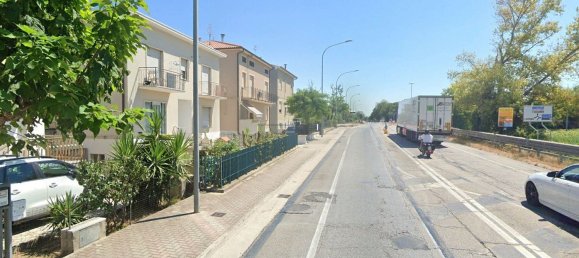 10 rooms House in Porto Sant'Elpidio, Italy No. 261183 5