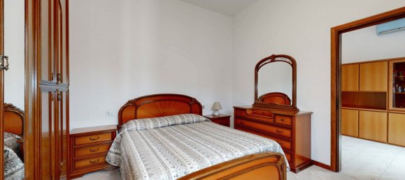 2 غرف نوم شقة في Monza, Italy رقم 140823 36