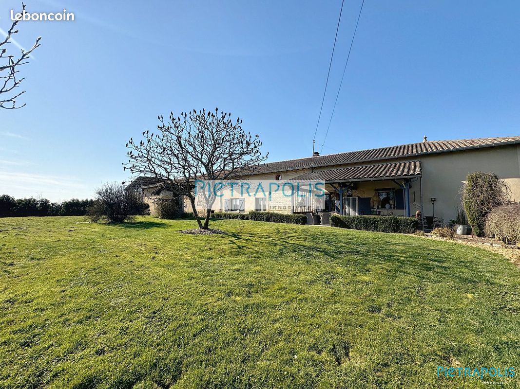 Casa de 3 dormitorios en Chatillon-sur-Chalaronne, France No. 196504