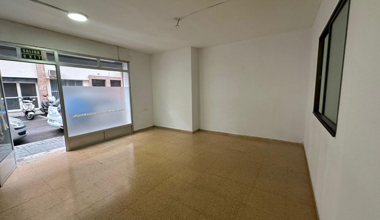  Commercial property in Alicante, Spain No. 116476