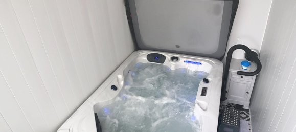 4 bedrooms House in Saint-Nazaire, France No. 319349 6