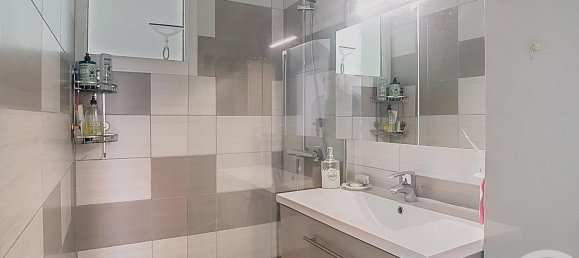 4 bedrooms House in Saint-Nazaire, France No. 319349 10