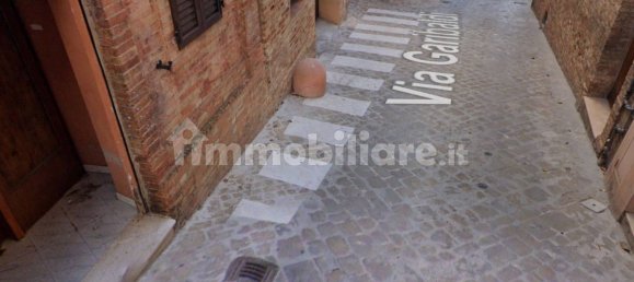 3 Schlafzimmer Wohnung in Treia, Italy, Nr. 265883 2