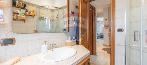 2 bedrooms Apartment in Rome, Italy No. 8839 4