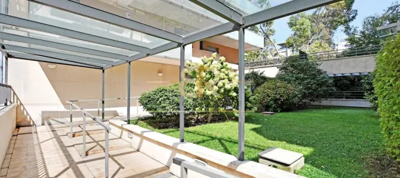 Studio in Paris, France No. 345698 11