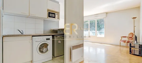 Studio in Paris, France No. 345698 7