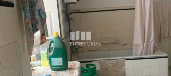 543m² Building in Melgaco, Portugal No. 81403 2