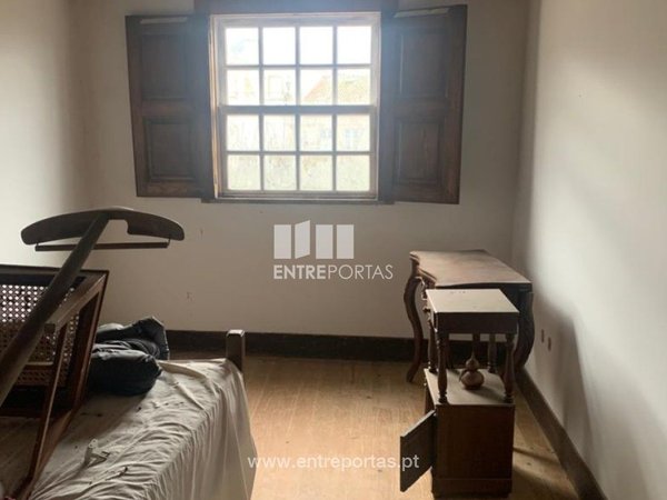 543m² Building in Melgaco, Portugal No. 81403