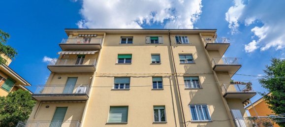 3 bedrooms Apartment in Bologna, Italy No. 372378 2