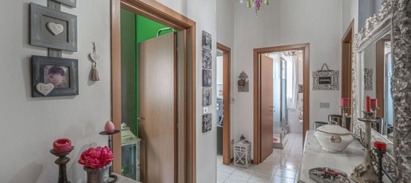 3 bedrooms Apartment in Bologna, Italy No. 372378 6