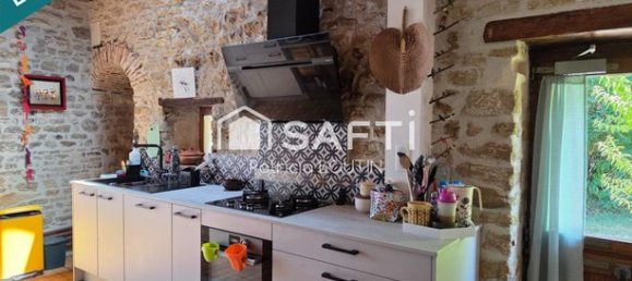 Casa de 5 dormitorios en Deux-Sevres, France No. 307795 5