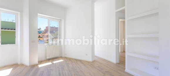 Пентхаус с 1 спальней в Рим, Италия № 350419 3