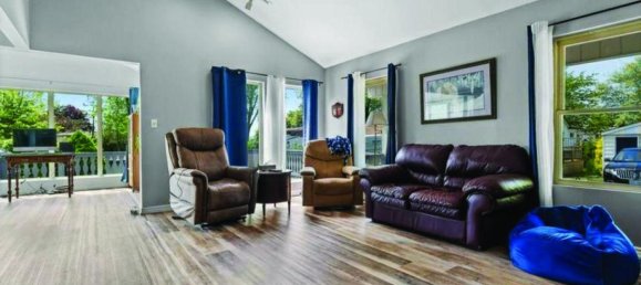 2 bedrooms House in Selkirk, Canada No. 430 12