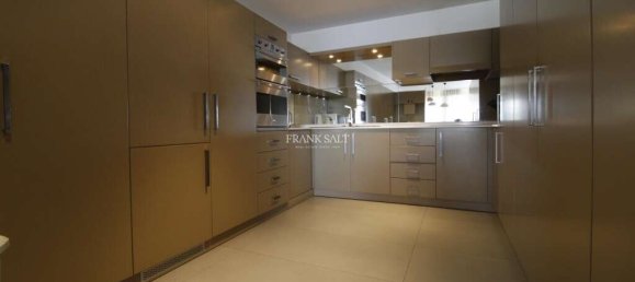 3 غرف نوم شقة في Ta' Xbiex, Malta رقم 9022 7