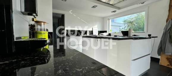 5 bedrooms House in Halluin, France No. 233878 3