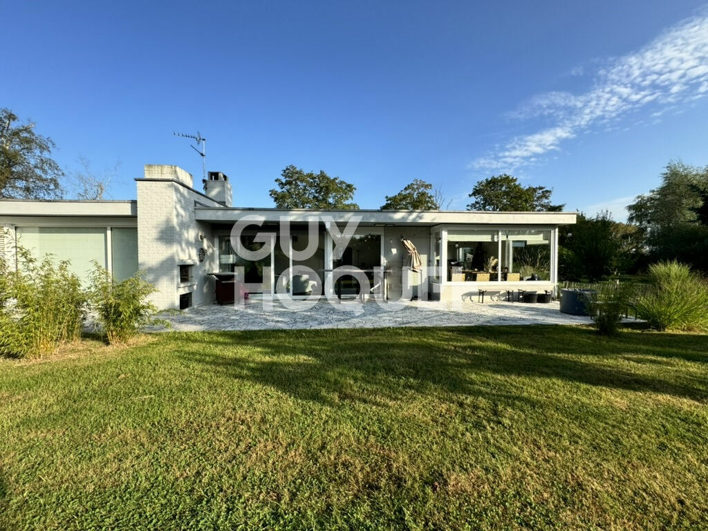 5 bedrooms House in Halluin, France No. 233878