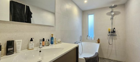 5 bedrooms House in Halluin, France No. 233878 13