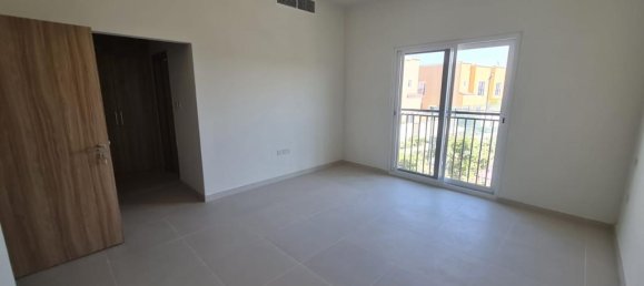 4 غرف نوم تاون هاوس في Dubai Land, UAE رقم 1640 2