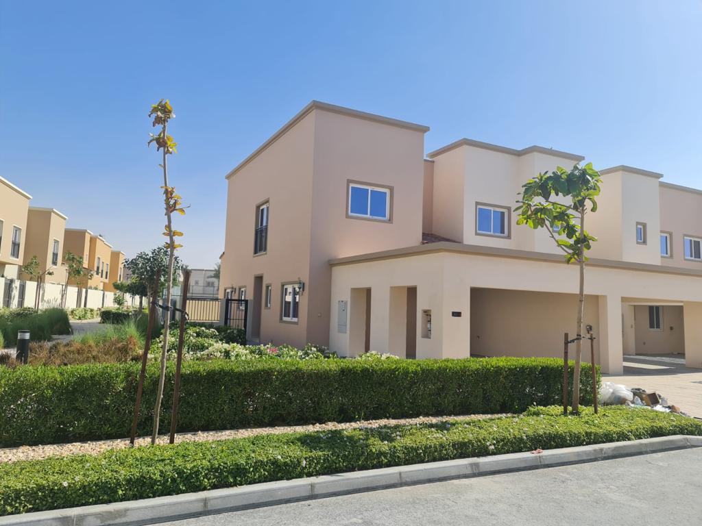 4 غرف نوم تاون هاوس في Dubai Land, UAE رقم 1640