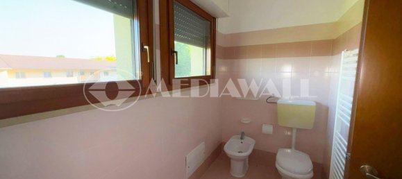 Дом с 4 спальнями в Порденоне, Италия № 293608 18