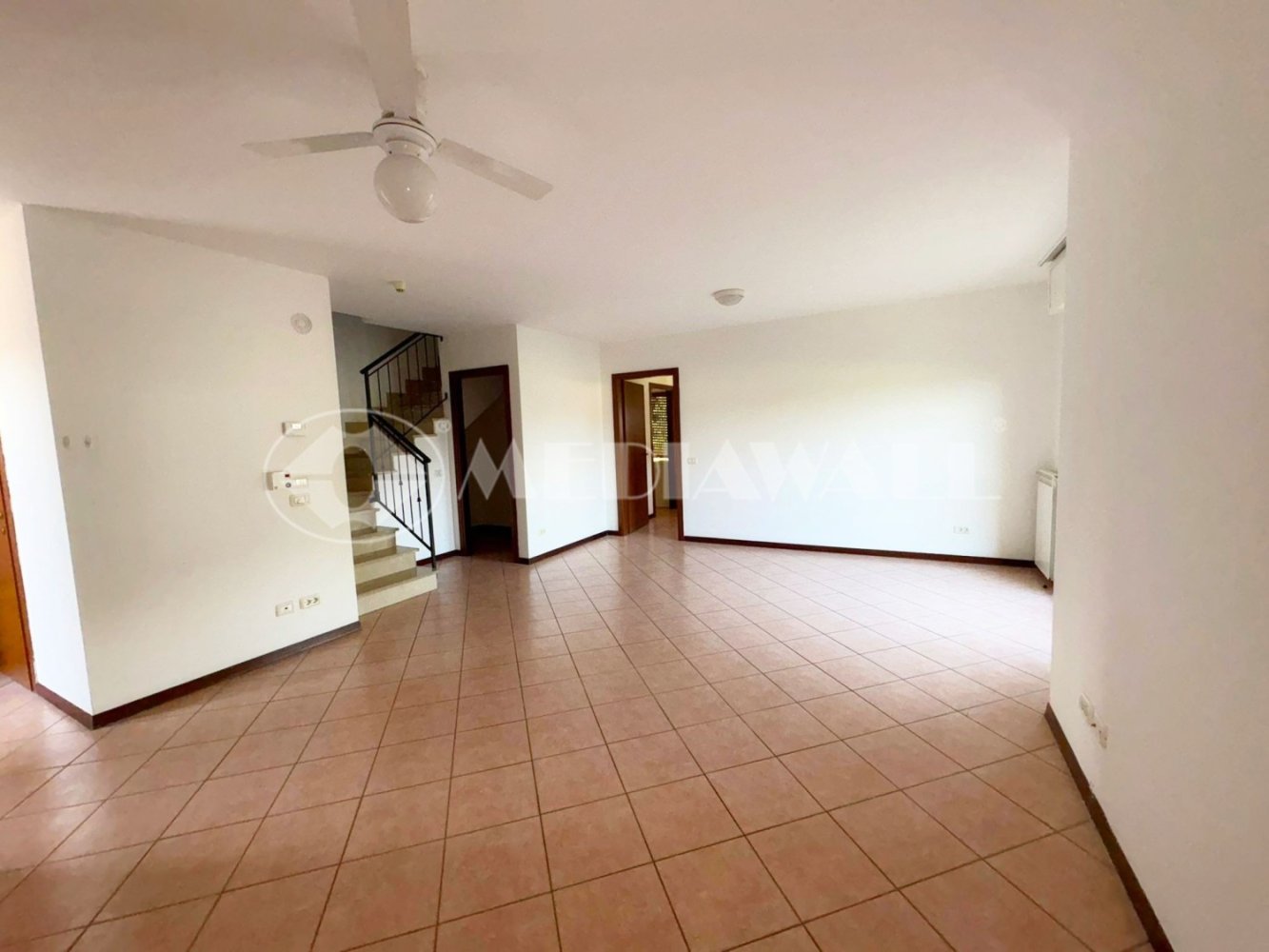 Дом с 4 спальнями в Порденоне, Италия № 293608