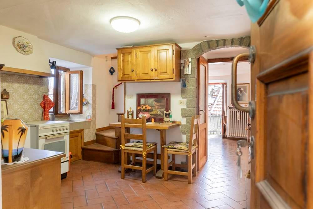 5 rooms House in Poppi, Italy No. 164979