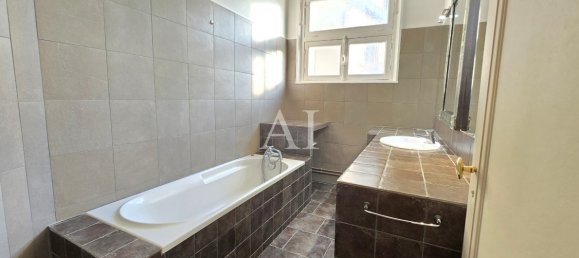 3 bedrooms Apartment in Bourges, France No. 91676 5