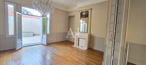 3 bedrooms Apartment in Bourges, France No. 91676 7