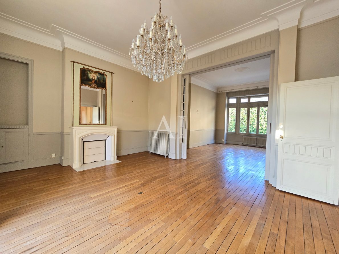 3 bedrooms Apartment in Bourges, France No. 91676