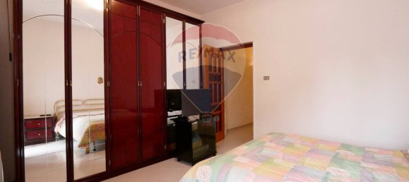 Дом с 5 комнатами в Бари, Италия № 163013 13