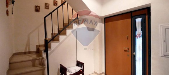 Дом с 5 комнатами в Бари, Италия № 163013 7