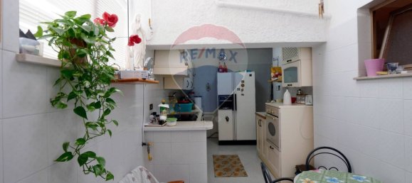 Дом с 5 комнатами в Бари, Италия № 163013 6