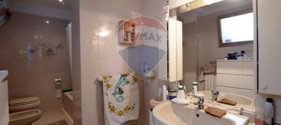 Дом с 5 комнатами в Бари, Италия № 163013 5